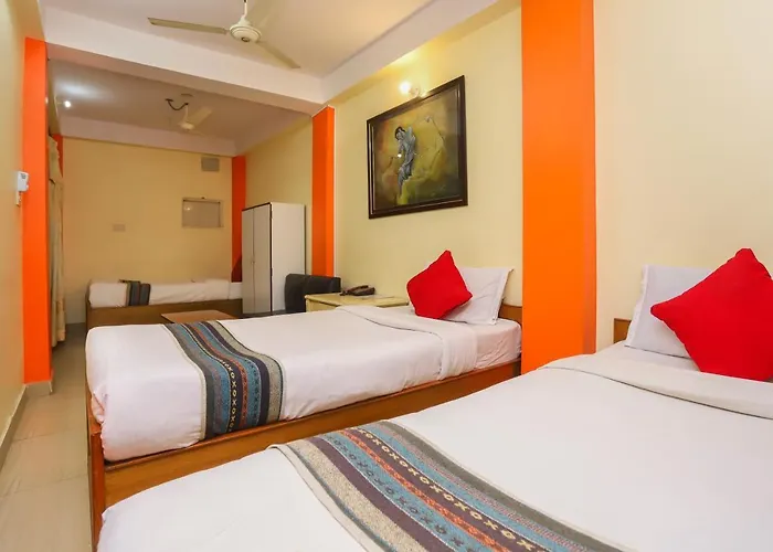 Hotel Four Eyes 3*