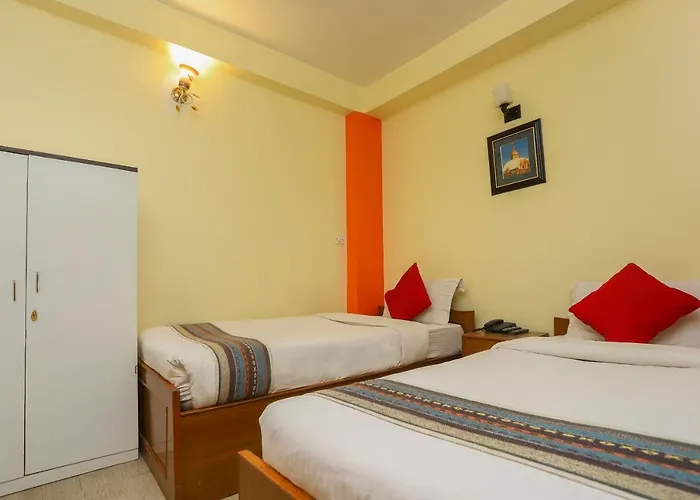 Four Eyes Hotel 3*