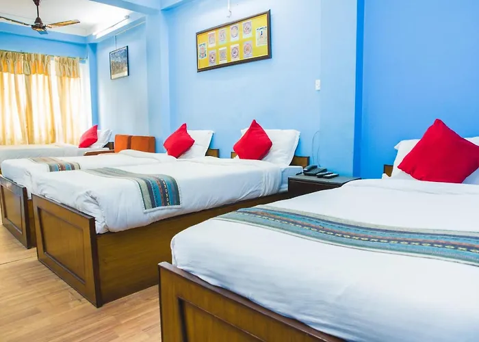 Four Eyes Hotel 3*